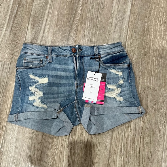 Clothing - Picture 13 of 16